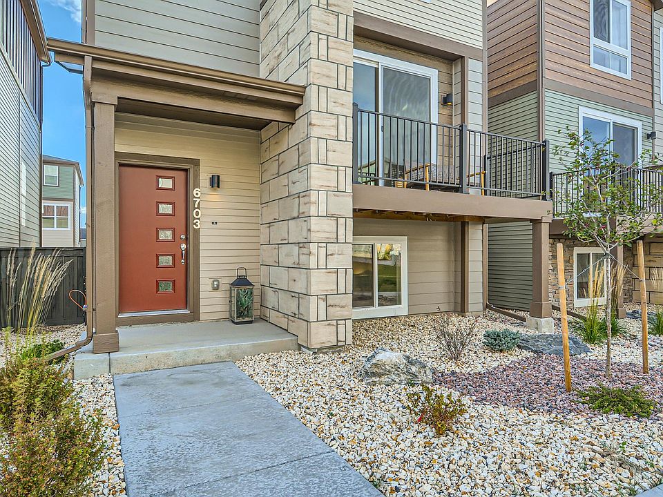 03 Exterior Front Entry
