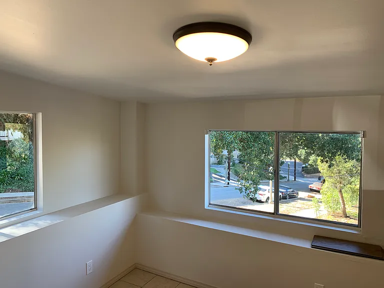 1293 Boynton St — Photo 26