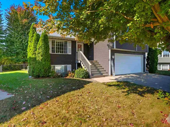 1404 Dickenson Ln, Iowa City, IA 52240