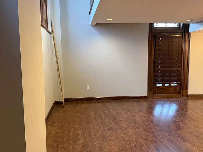 1054 S Kingshighway Blvd #M — Photo 10