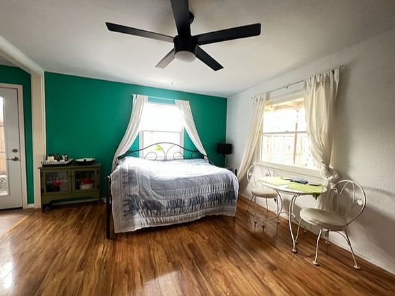 4th image of 8436 Edison Dr Studio B
