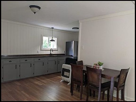2nd image of 206 S Kaysee Ave