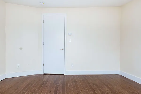 Rented by Nooklyn NYC LLC | media 13