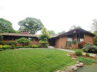 1090 Johnston Dr, Watchung, NJ 07069