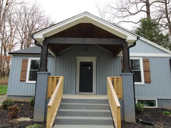 2346 Cherokee Ln, Winston Salem, NC 27103