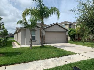 1969 Hawks View Dr, Ruskin, FL 33570