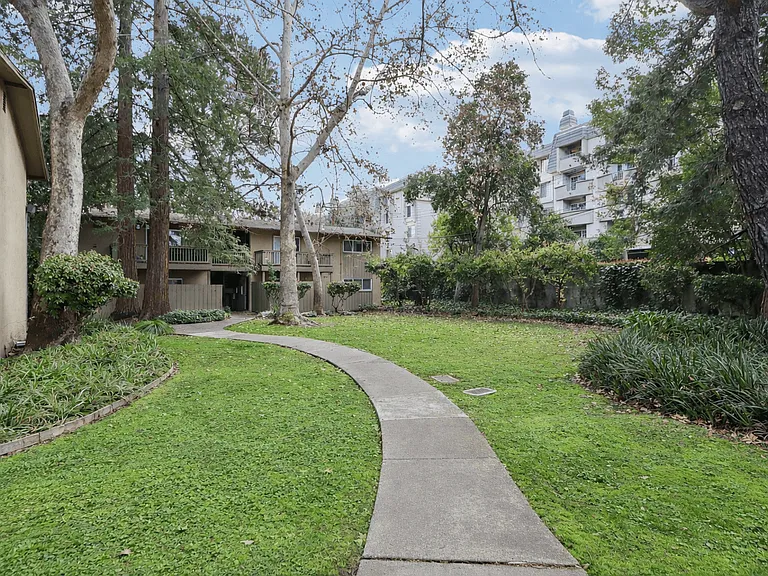 Park Vista Apartments — Photo 10