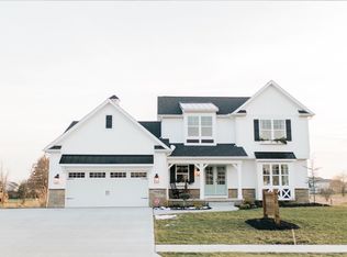 2842 Castle Vw NW, Uniontown, OH 44685