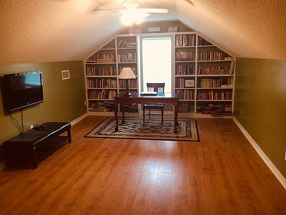 Playroom/bonus room