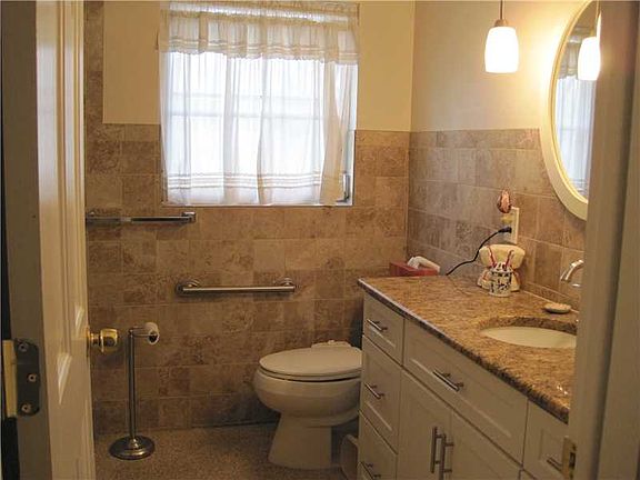 5th image of 2021 Kimberly Dr