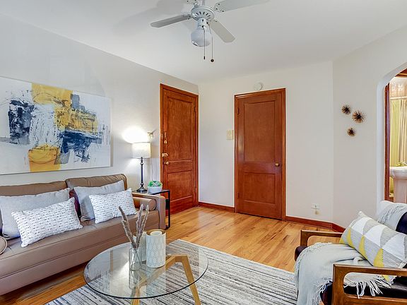 2nd image of 1605 Saint Paul St APT 9