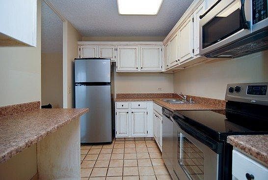 5th image of 801 S Plymouth Ct APT 816