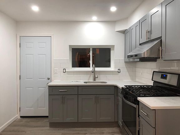4th image of 2638 S Sheridan St