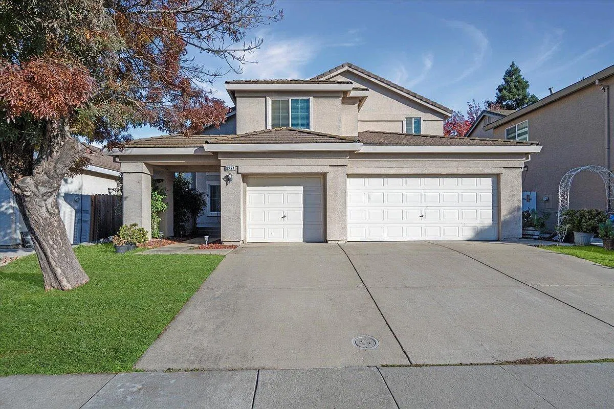 4 bed, 2108 sqft, $2,800 — Photo 1