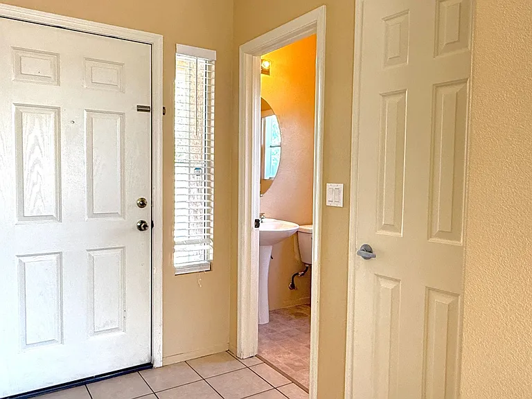 1013 Shades End Ave — Photo 4
