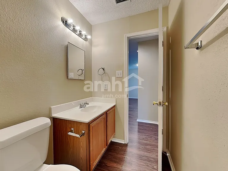 1430 Stewart Dr — Photo 17