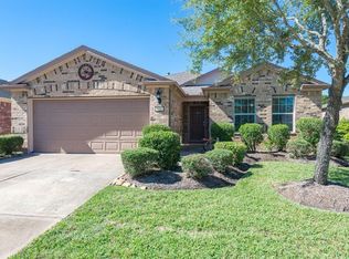 934 Honeysuckle Vine Dr, Rosenberg, TX 77469