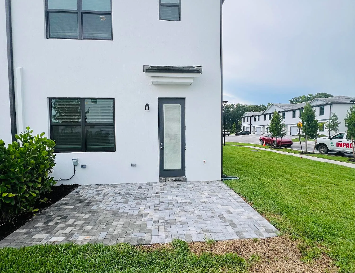 3 bed, 2.5 bath, 1750 sqft, $3,400 — Photo 4