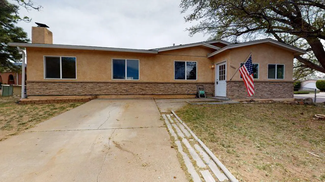 3 bed, 1639 sqft, $2,200 — Photo 1