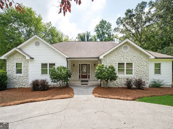 620 Driftwood Dr, Woodstock, GA 30189