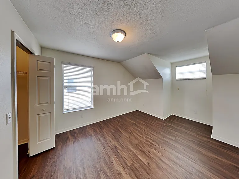 9643 Patrician Dr — Photo 15