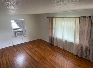 506 SE 10th St, Newton, KS 67114