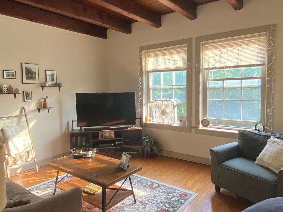 1st image of 4305 N Marlborough Dr APT 9