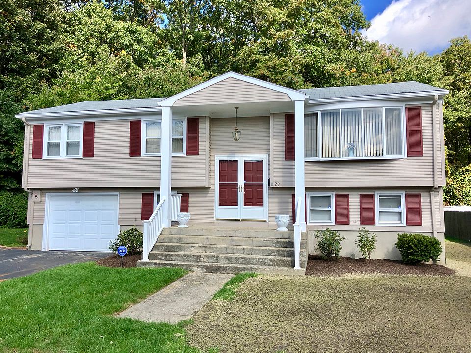 1st image of 23 Saint Johns Cir