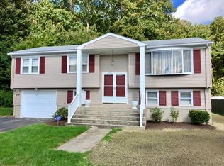 23 Saint Johns Cir, North Providence, RI 02911