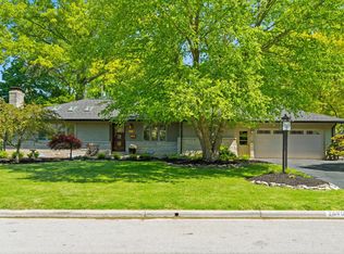 2690 Donna Dr, Columbus, OH 43220