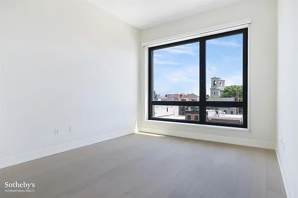 Rented by Sotheby's International Realty | media 39