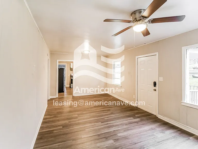 1768609_002_living_room_13708845.jpg