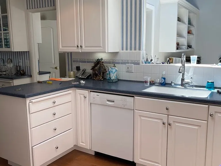 1241 Eureka Ave — Photo 4