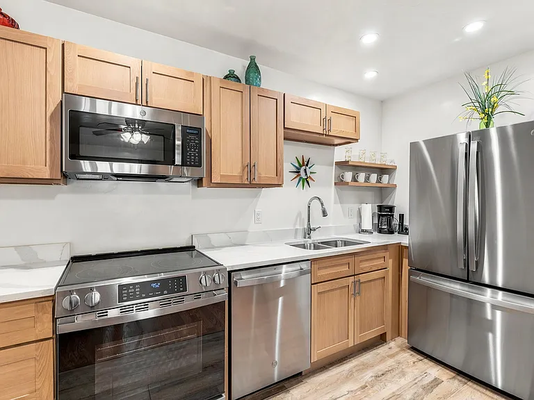 2724 N Gill Ave — Photo 19