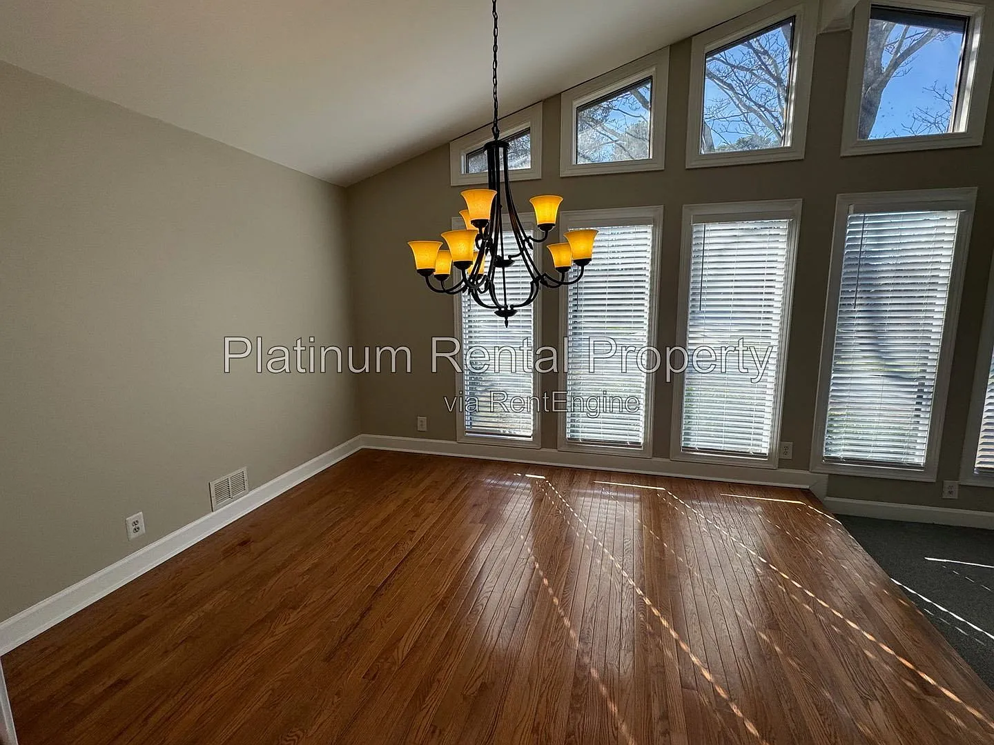 4 bed, 2.5 bath, 2252 sqft, $2,900 — Photo 4