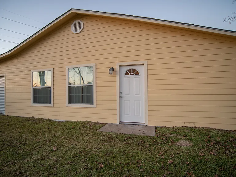 1118 E Goode St #B — Photo 10