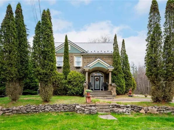 498 Chartersville Rd, Dieppe, NB E1A 1K6