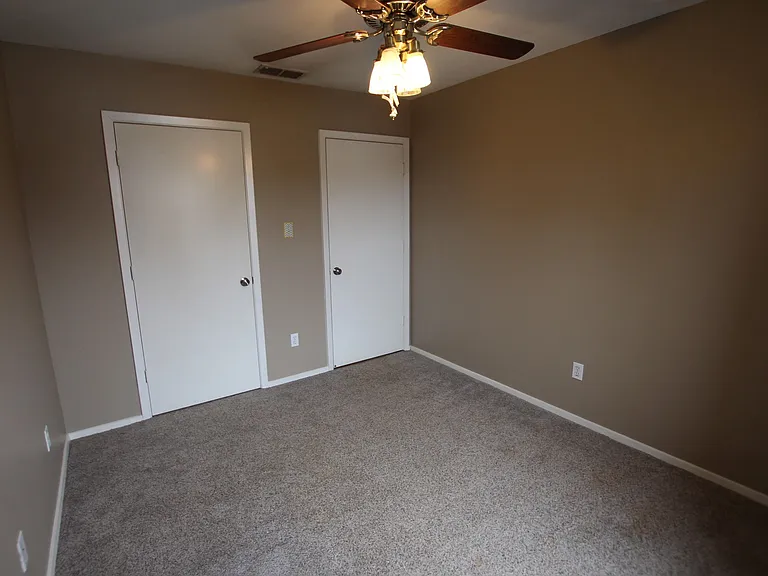 447 Redbud Cir — Photo 17