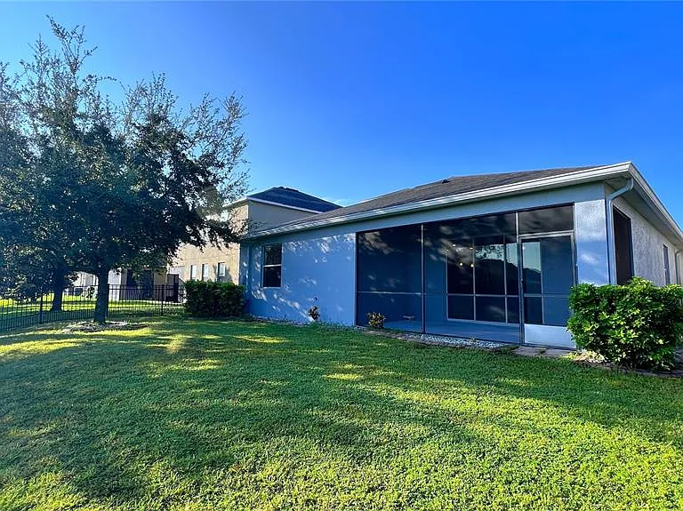5230 Cortland Dr — Photo 18