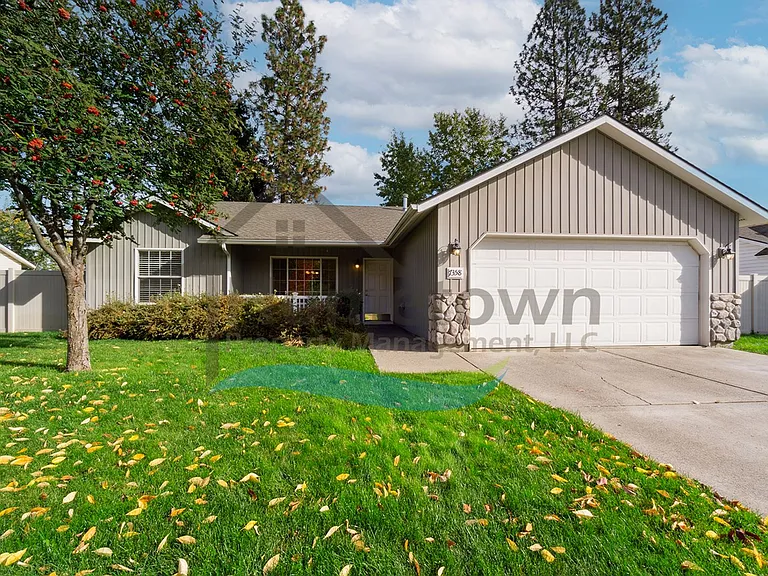 7358 N Aaron St — Photo 1
