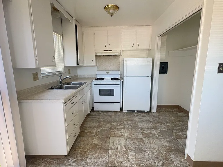 1915 Celeste Ct #B — Photo 21