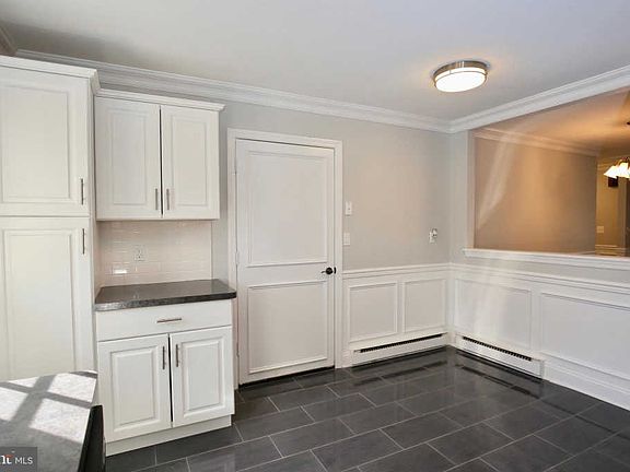 5th image of 1012 Aberdeen Dr #A