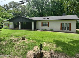 1268 Gatemouth Moore Dr, Yazoo City, MS 39194