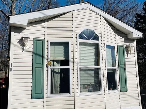 303 Mohegan Park Road #16, Norwich, CT 06360