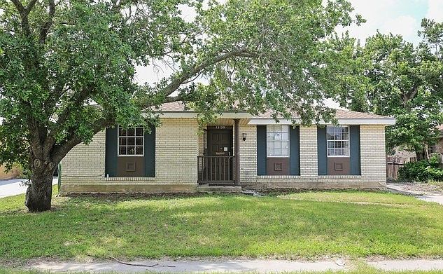1st image of 13135 Chateau Ct
