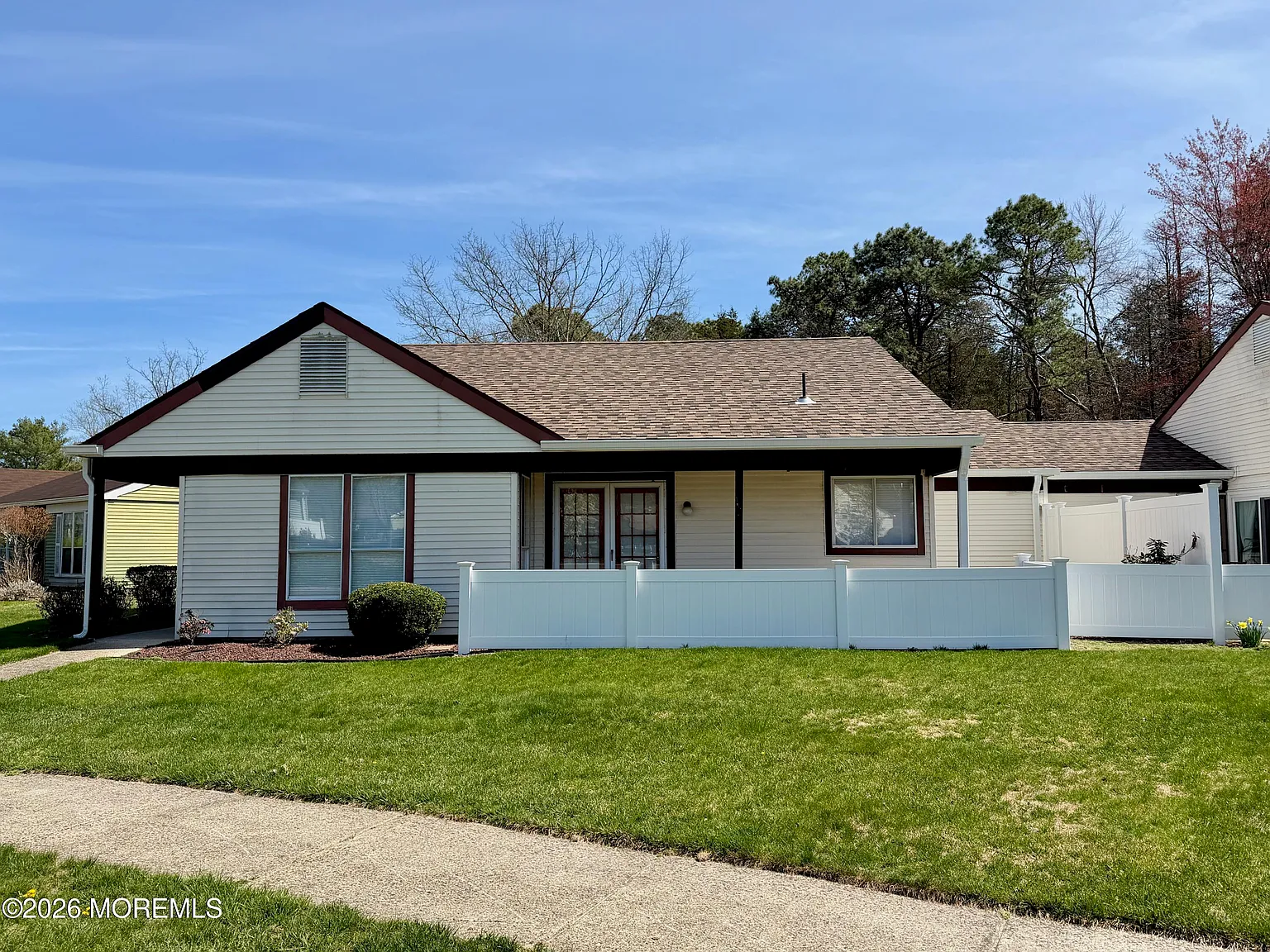 681A Huntington Drive photo 1