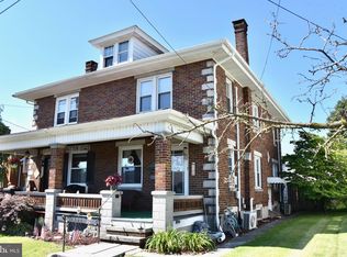 122 Chestnut Ave, Robesonia, PA 19551