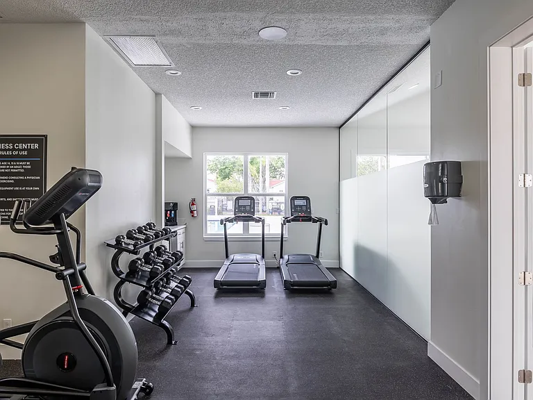 Savannah Place Apartments — Photo 8