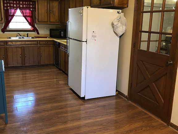 5th image of 634 W Sherrod Ave