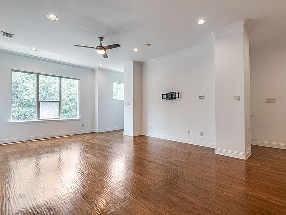 3rd image of 3110 Pavonia Dr